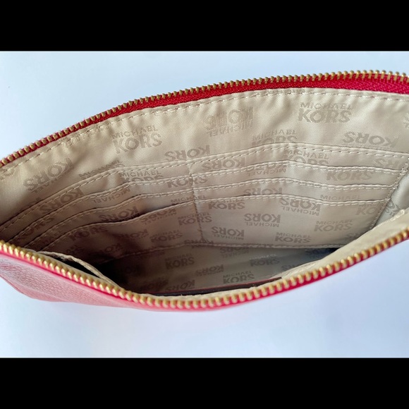 NEW - Michael Kors - “Fulton" Large Pebbled W/wristlet - Red Leather Clutch - Picture 9 of 14